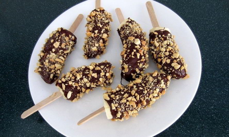 Рецепт бананов с орехами в шоколаде