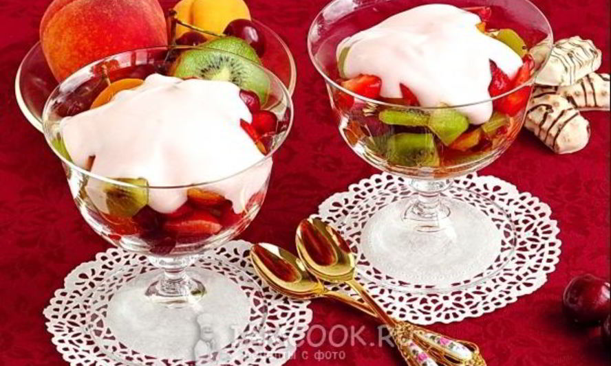 Рецепт десерта фруктово-ягодный трофей