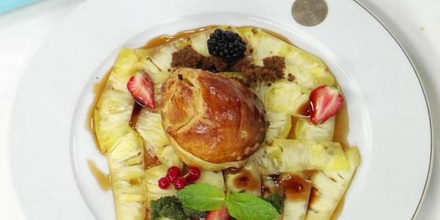 груша, запеченная в тесте