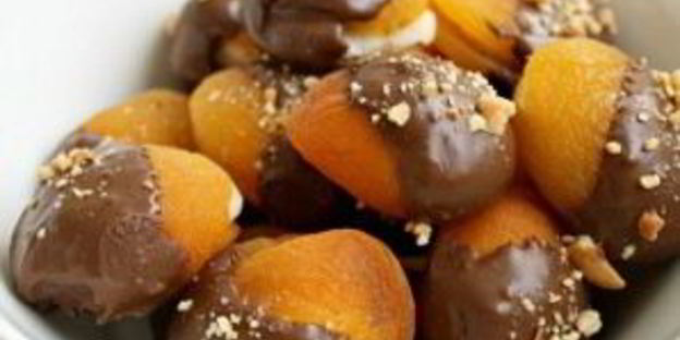 конфеты курага в шоколаде