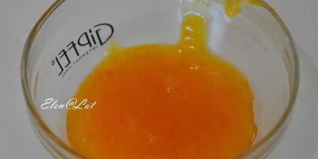 шоколадные конфеты с тыквенным кремом, мандариновым мармеладом и миндалем