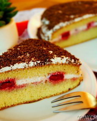 Бисквит на горячем молоке со сметанно-йогуртовым кремом