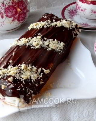 Бисквитный рулет с творожным кремом и джемом