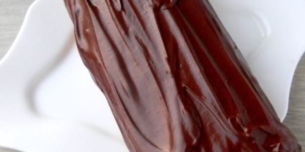 бисквитный рулет с творожным кремом и джемом