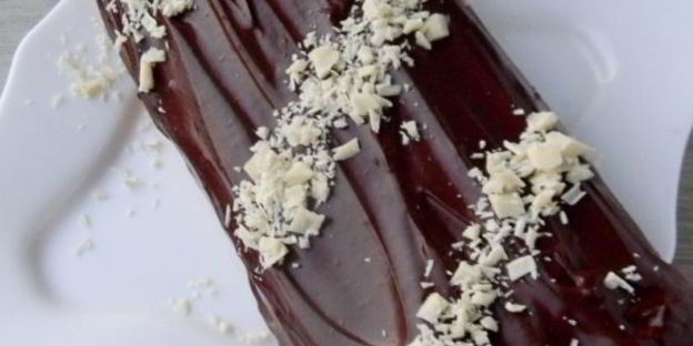 бисквитный рулет с творожным кремом и джемом