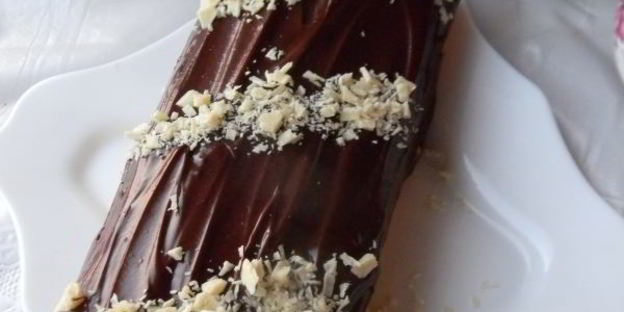 бисквитный рулет с творожным кремом и джемом