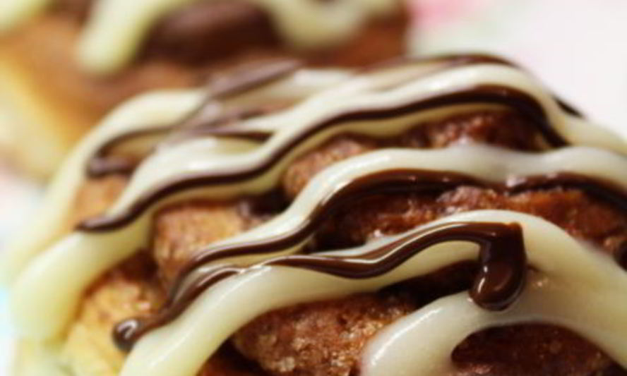 Рецепт булочек с корицей и сливочным кремом