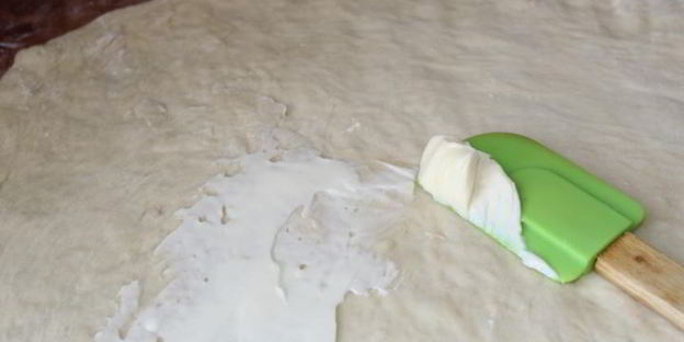 булочки с корицей и сливочным кремом