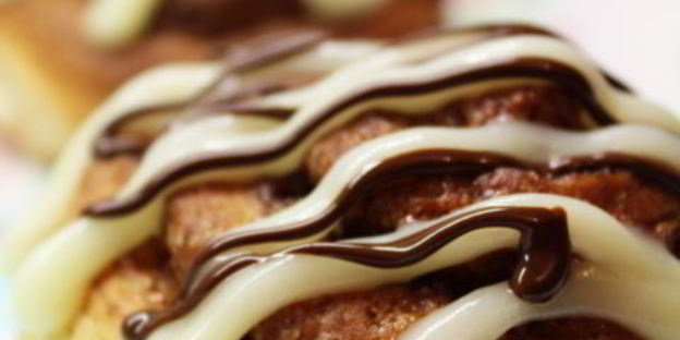 булочки с корицей и сливочным кремом