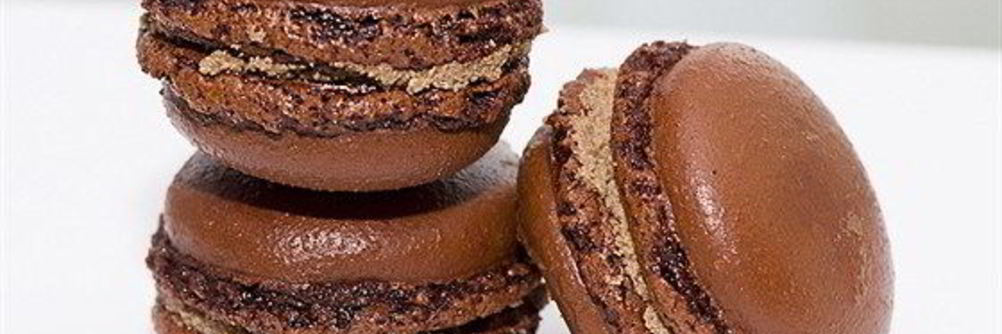 Двойные шоколадные меренги с молочным кремом