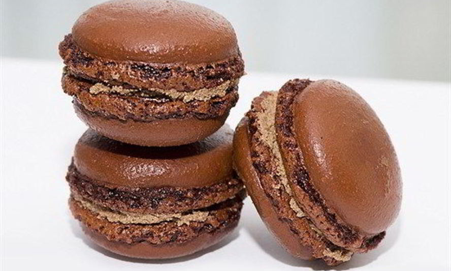 Рецепт двойных шоколадных меренг с молочным кремом