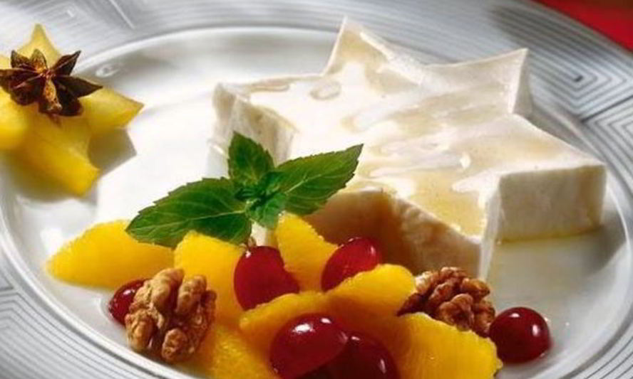 Рецепт йогуртового крема с виноградно-апельсиновым салатом и грецким орехом