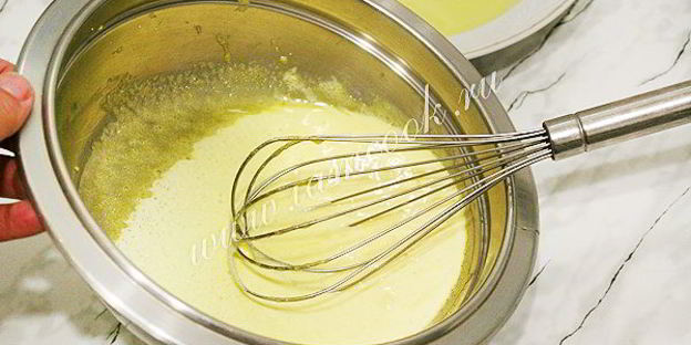 итальянский яичный крем с клюквой