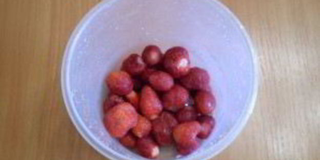 клубничный заварной крем