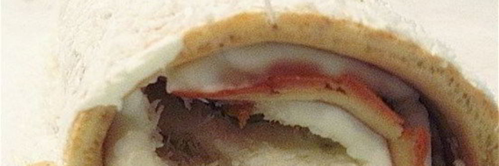 Миндальный рулет с кремом