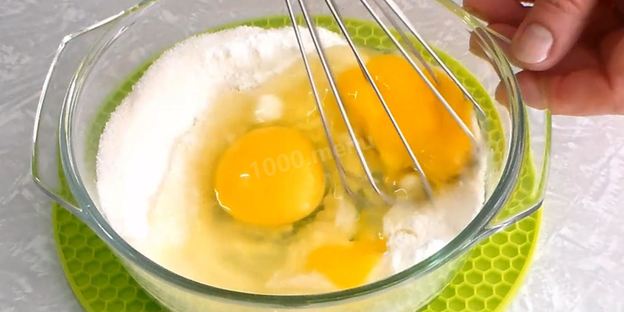 песочные корзинки с кремом и ягодами