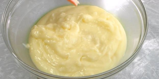 песочные корзинки с кремом и ягодами