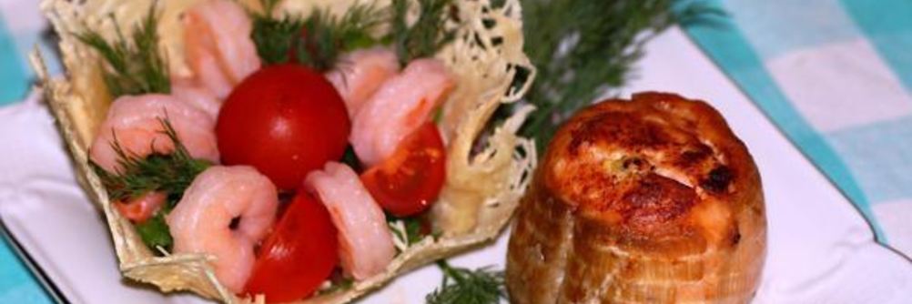 Рулетики из лосося с кремом из рикотты