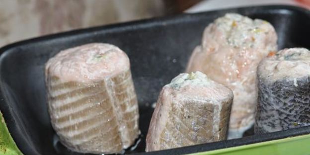 рулетики из лосося с кремом из рикотты