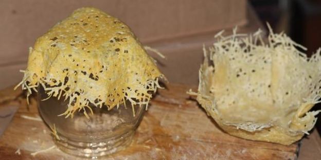 рулетики из лосося с кремом из рикотты