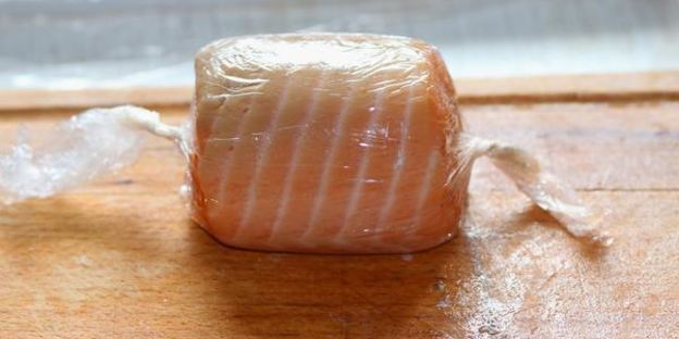 рулетики из лосося с кремом из рикотты