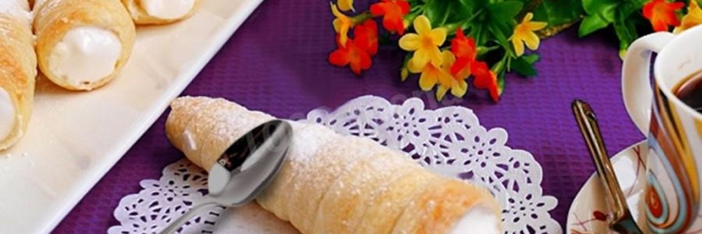 Слоеные трубочки с белковым кремом