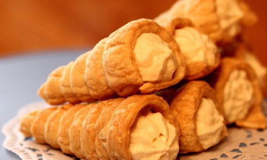 Рецепт слоеных трубочек с творожным кремом