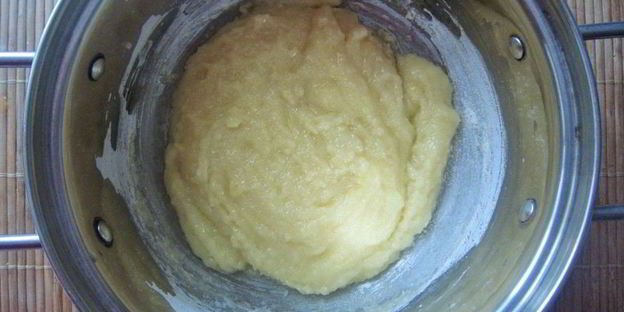 тортик с заварным кремом и ягодами