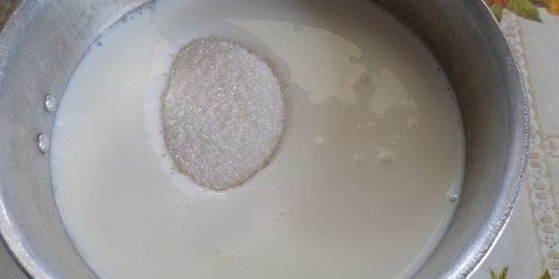 трайфл с рисовым кремом, клубникой и бананом