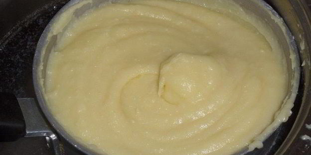 трайфл с рисовым кремом, клубникой и бананом