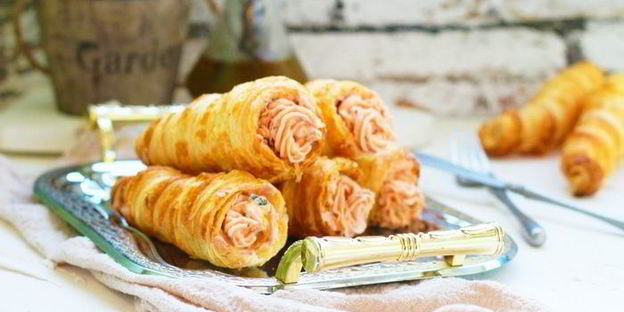 закусочные трубочки с кремом из копченого лосося