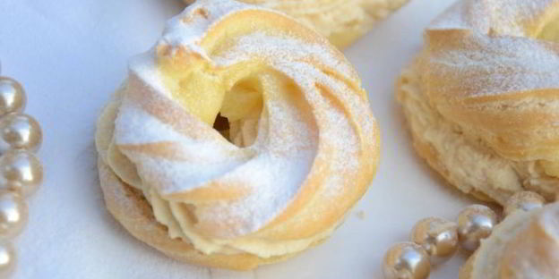 заварные колечки с творожным кремом