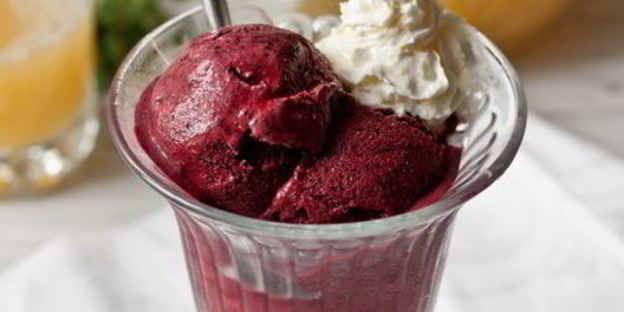 черничное мороженое на сметане