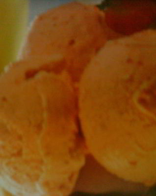 Домашнее мороженое с клубникой