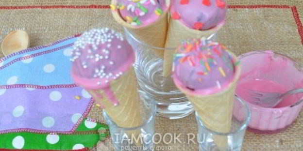 кейк-попсы в рожке для мороженого
