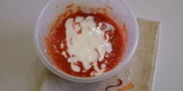 клубничное мороженое из йогурта