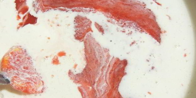 клубничное мороженое