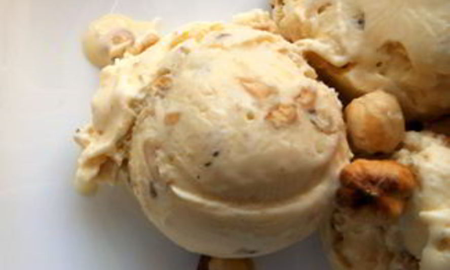 Рецепт медового мороженого с фундуком