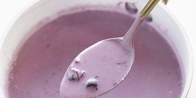 мороженое с черной смородиной