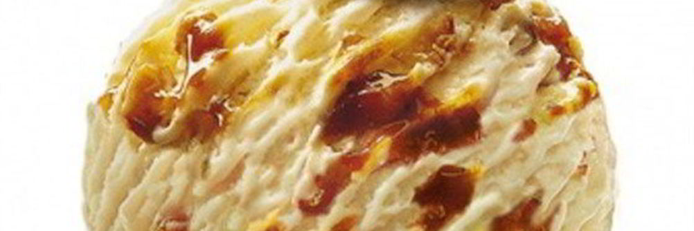 Мороженое с грецким орехом и кленовым сиропом