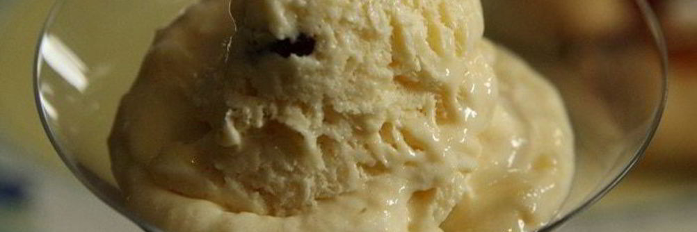 Мороженое с вялеными фруктами