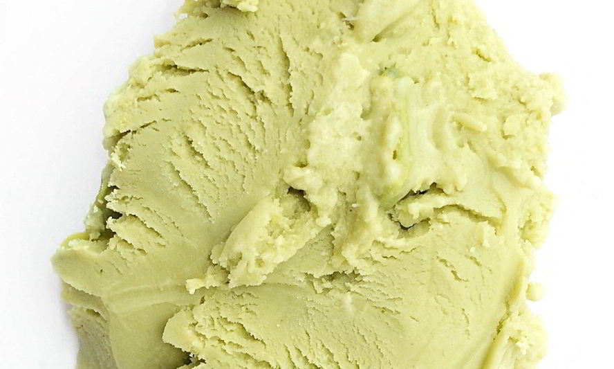 Рецепт мороженого с зеленым чаем матча и конфетами kitkat