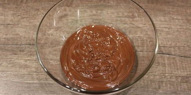 мороженое в шоколадных вазочках