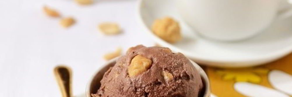 Шоколадно-арахисовое мороженое