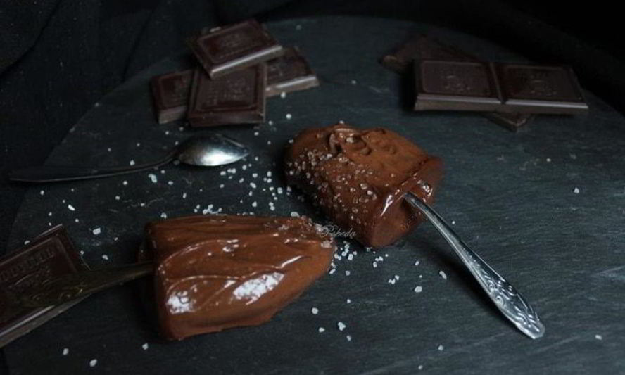 Рецепт шоколадного десерта-мороженого