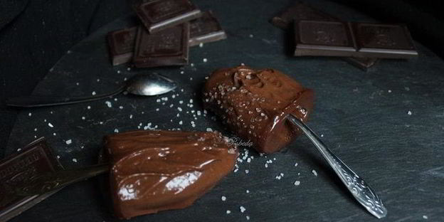 шоколадный десерт-мороженое