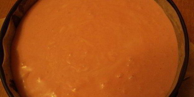 торт-мороженое с меренгой и фруктами