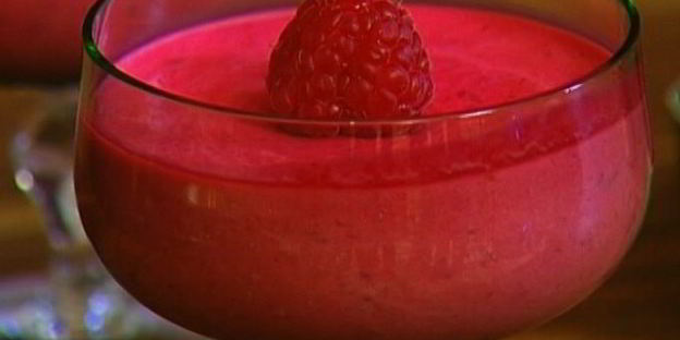 йогуртовый мусс с малиной и мятой