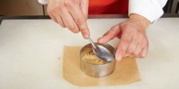 легкий мусс с клюквенно-медовым соусом