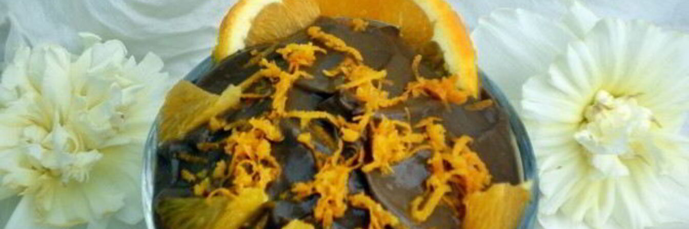 Шоколадный мусс с авокадо и апельсином